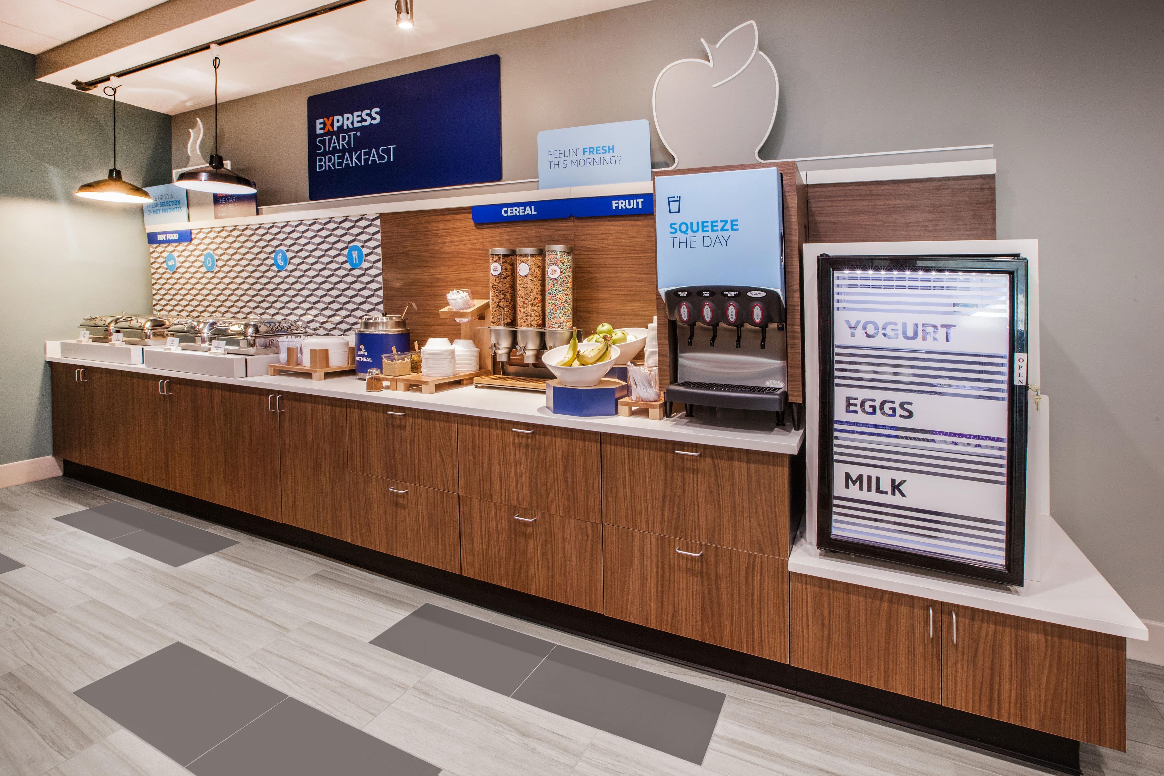 Holiday Inn Express & Suites Pueblo By Ihg Extérieur photo
