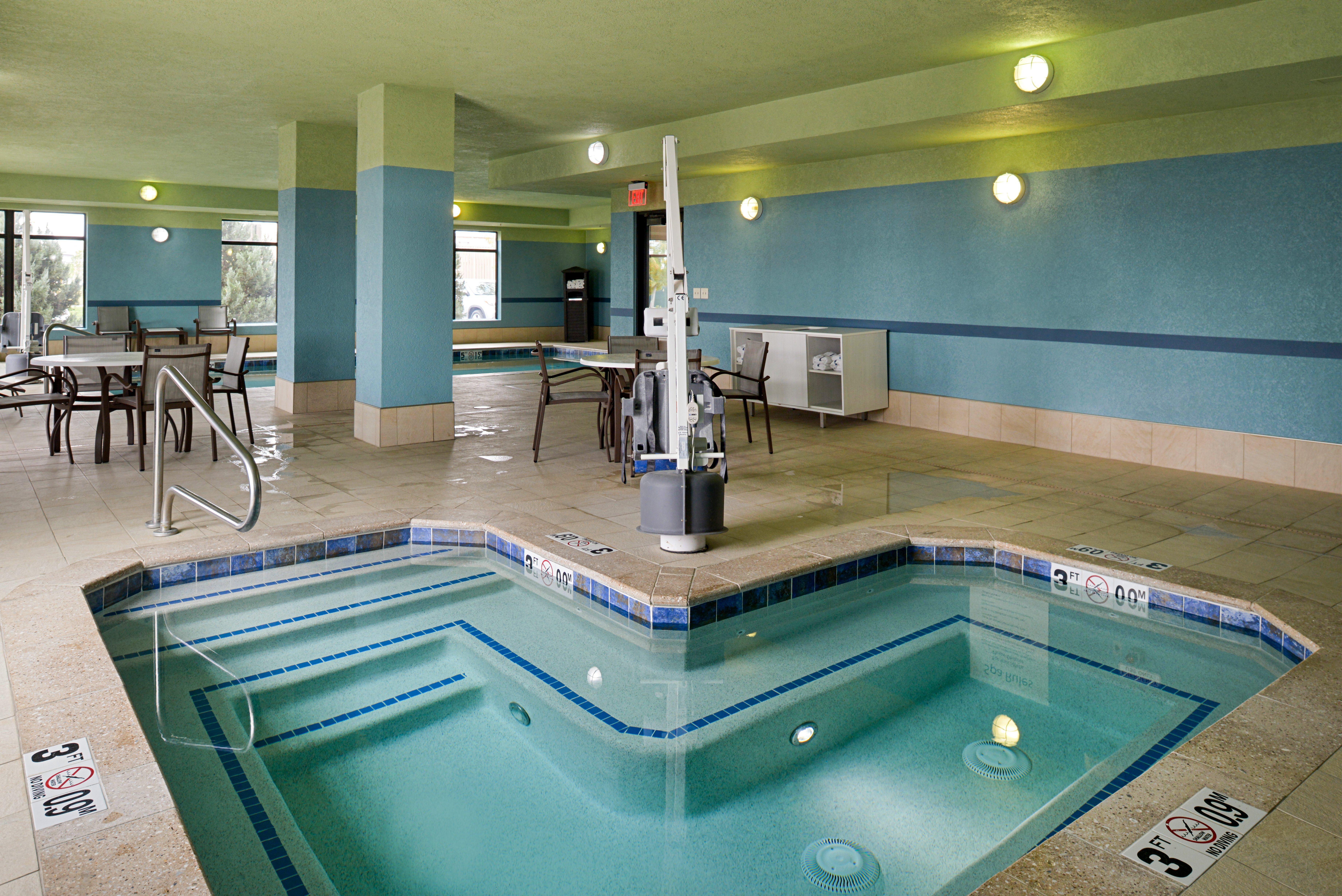 Holiday Inn Express & Suites Pueblo By Ihg Extérieur photo
