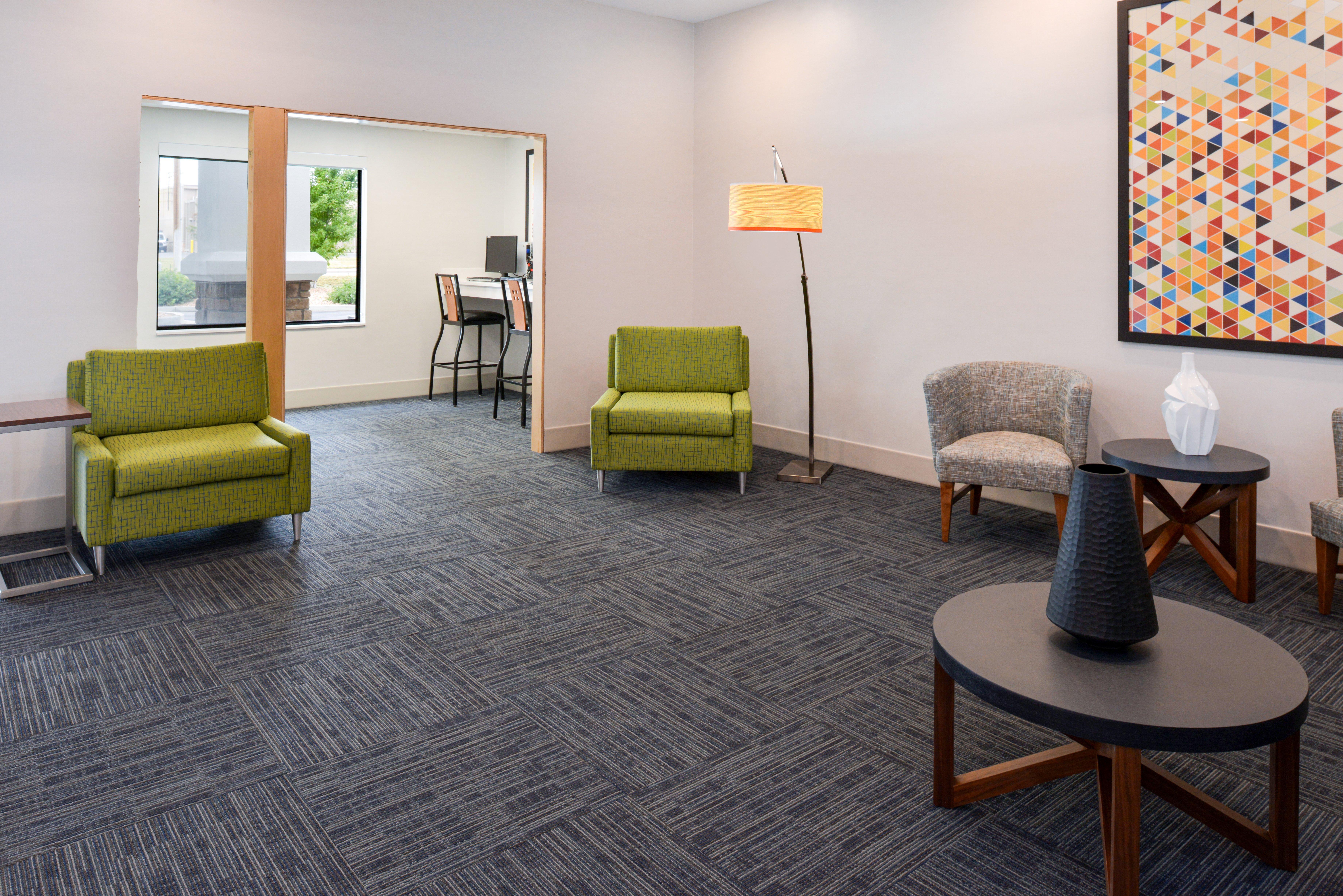 Holiday Inn Express & Suites Pueblo By Ihg Extérieur photo