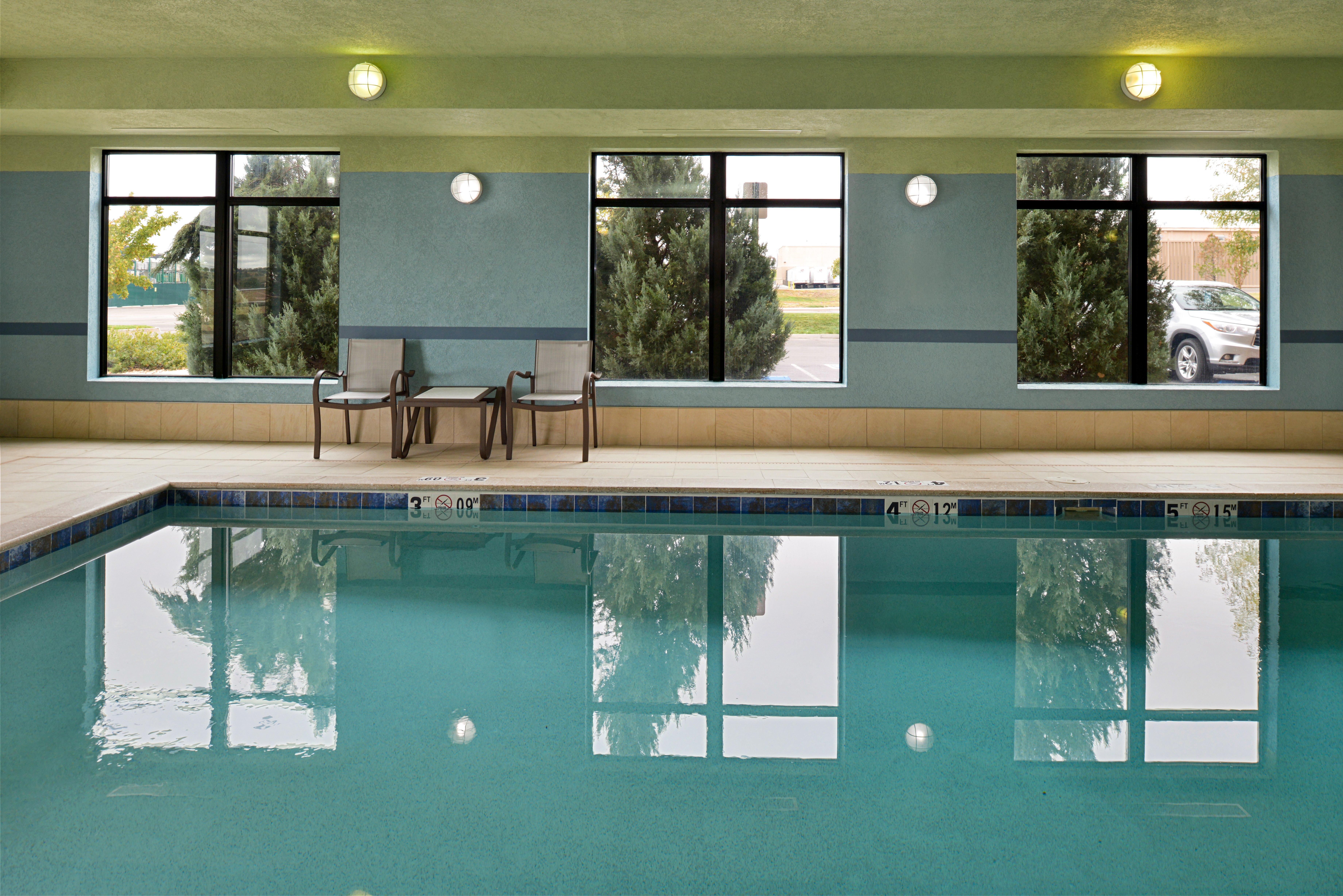 Holiday Inn Express & Suites Pueblo By Ihg Extérieur photo