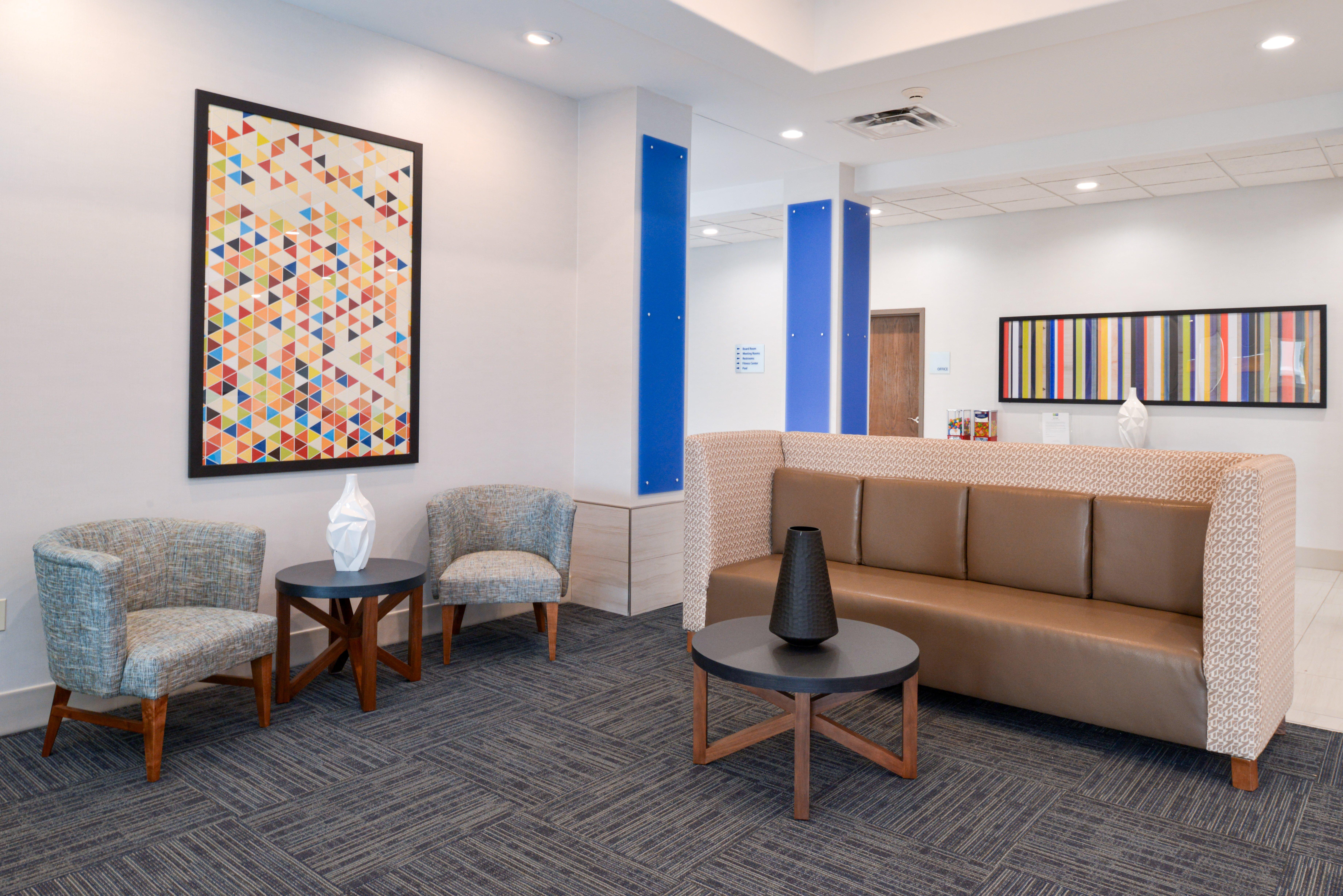 Holiday Inn Express & Suites Pueblo By Ihg Extérieur photo