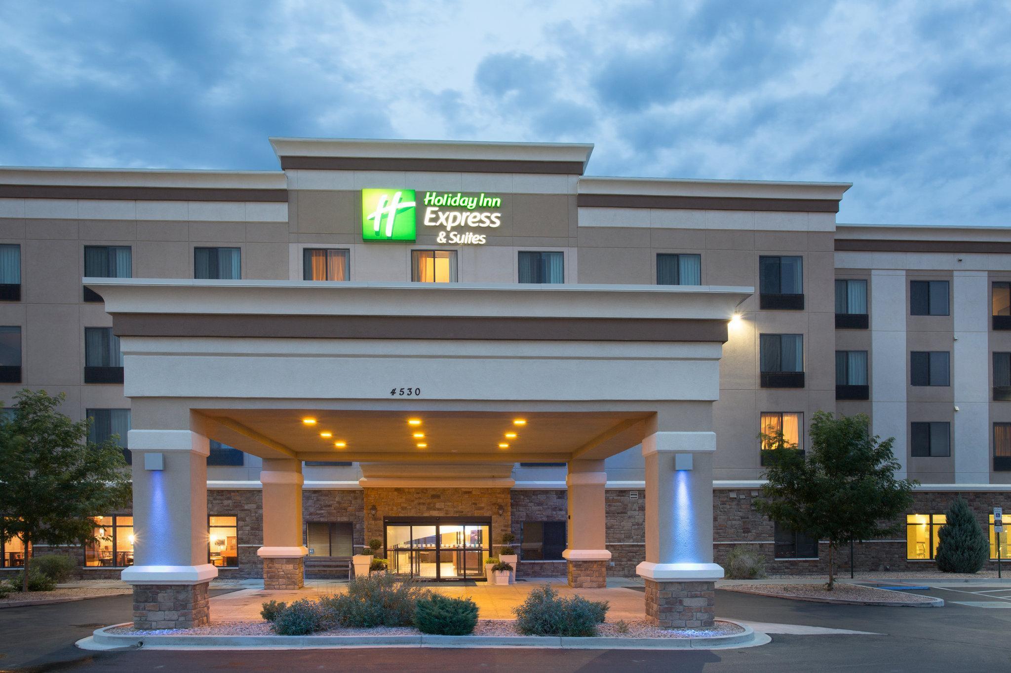 Holiday Inn Express & Suites Pueblo By Ihg Extérieur photo