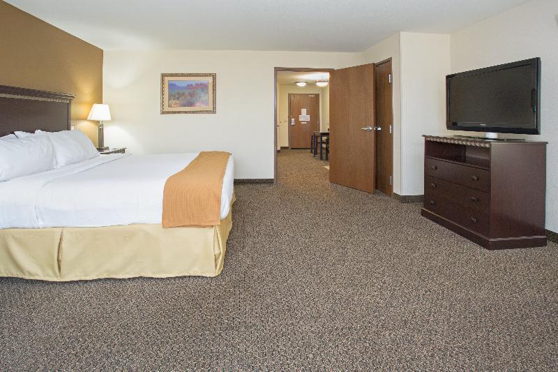 Holiday Inn Express & Suites Pueblo By Ihg Extérieur photo