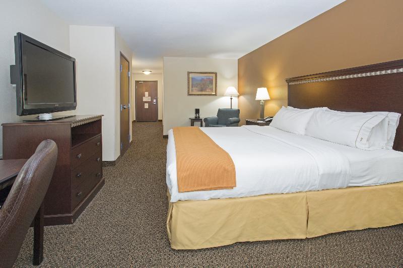 Holiday Inn Express & Suites Pueblo By Ihg Extérieur photo